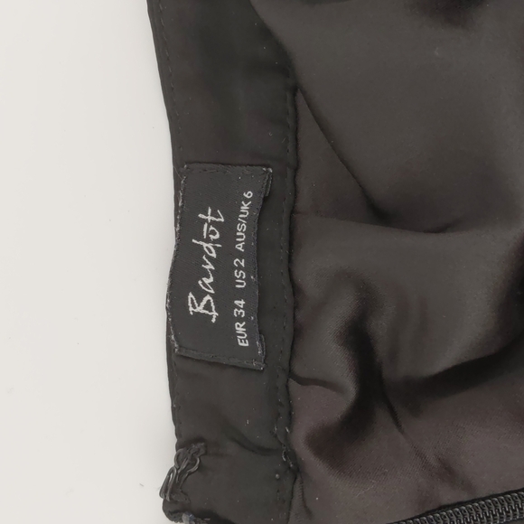 Bardot Women's Skirt Size 6 Black White Geometric Pattern Flare Zip-up Back - Picture 4 of 9